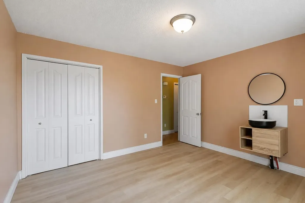 5724 Dalmead Crescent NW Calgary AB T3A1E6