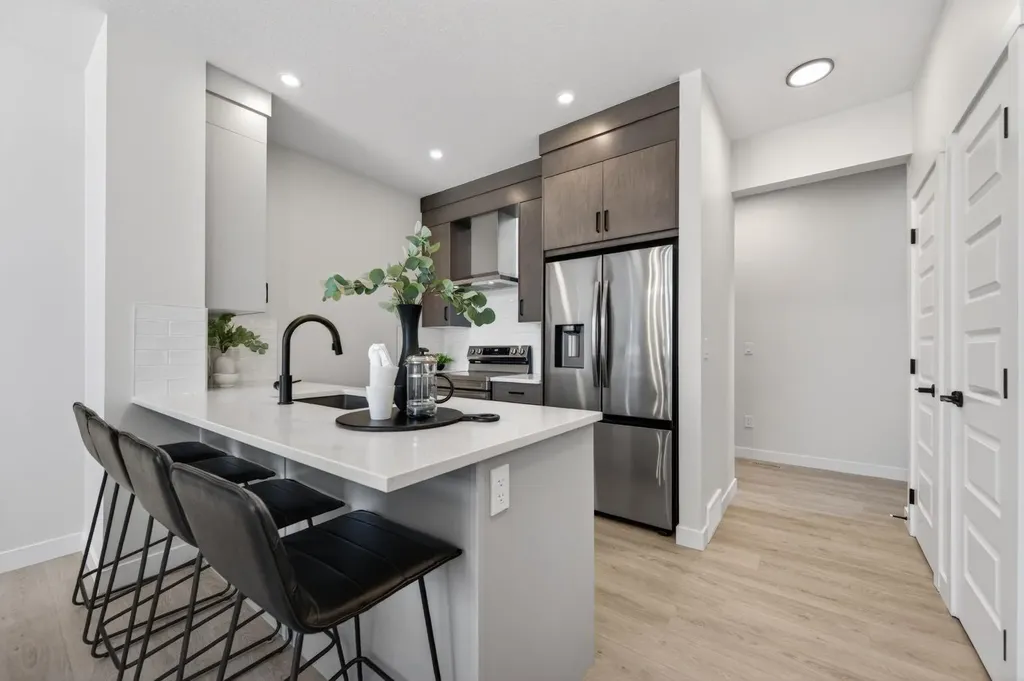 1059 Bayview Crescent Airdrie AB T4B 5N8