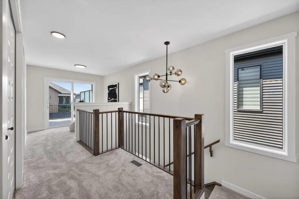 1059 Bayview Crescent Airdrie AB T4B 5N8