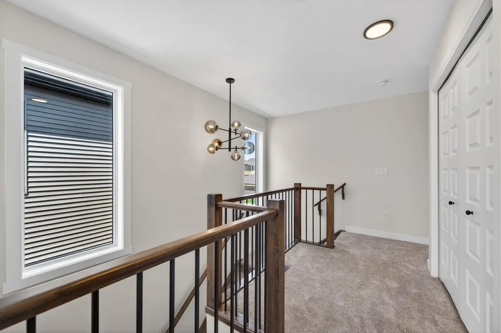 1059 Bayview Crescent Airdrie AB T4B 5N8