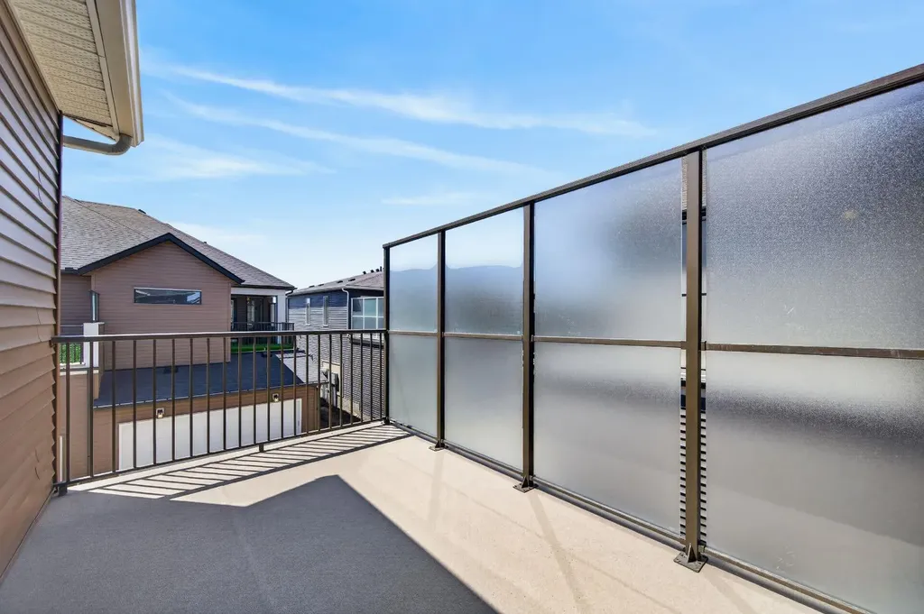 1059 Bayview Crescent Airdrie AB T4B 5N8