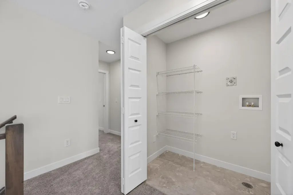 1059 Bayview Crescent Airdrie AB T4B 5N8