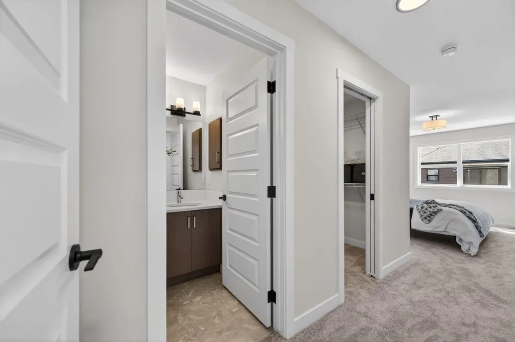 1059 Bayview Crescent Airdrie AB T4B 5N8