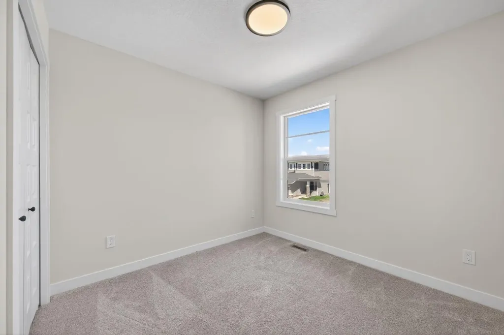 1059 Bayview Crescent Airdrie AB T4B 5N8