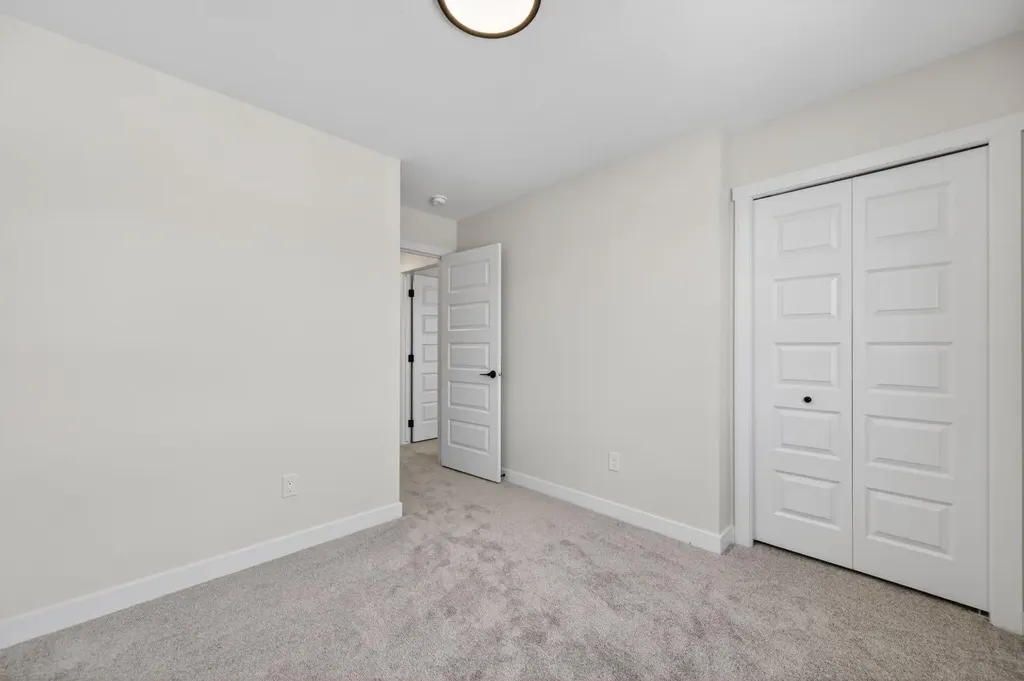 1059 Bayview Crescent Airdrie AB T4B 5N8