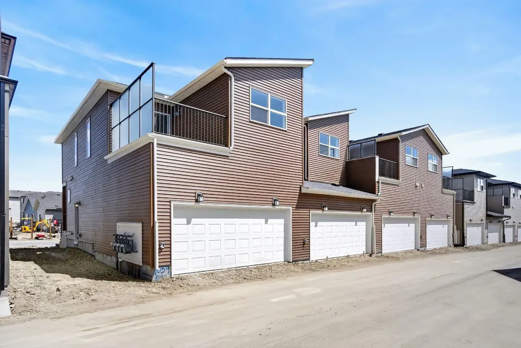 1059 Bayview Crescent Airdrie AB T4B 5N8