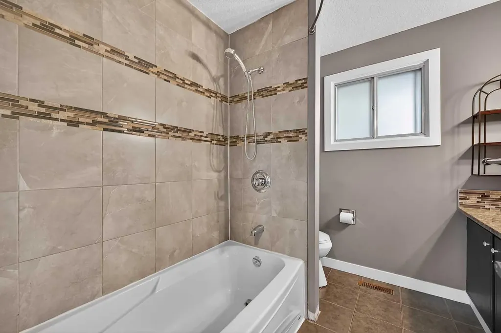 1203 34 Street SE Calgary AB T2A 0Z7