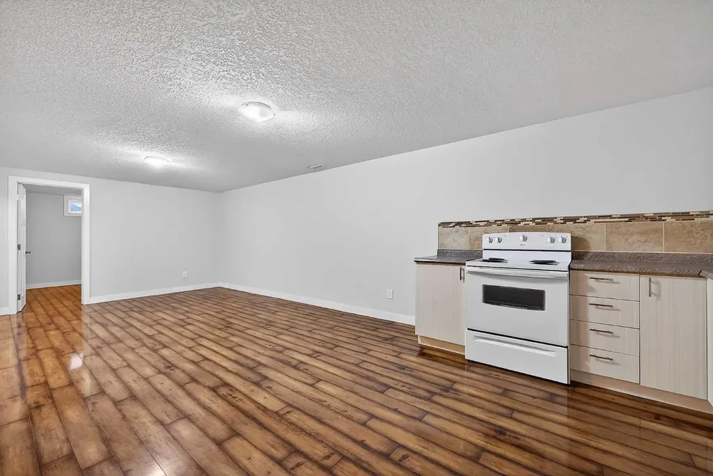 1203 34 Street SE Calgary AB T2A 0Z7