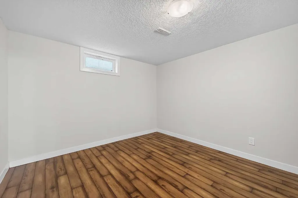 1203 34 Street SE Calgary AB T2A 0Z7