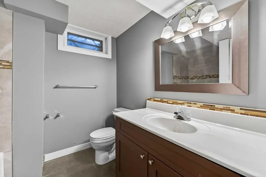 1203 34 Street SE Calgary AB T2A 0Z7