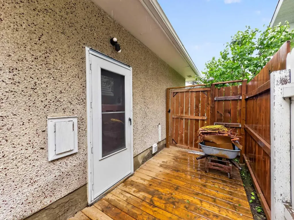 1203 34 Street SE Calgary AB T2A 0Z7