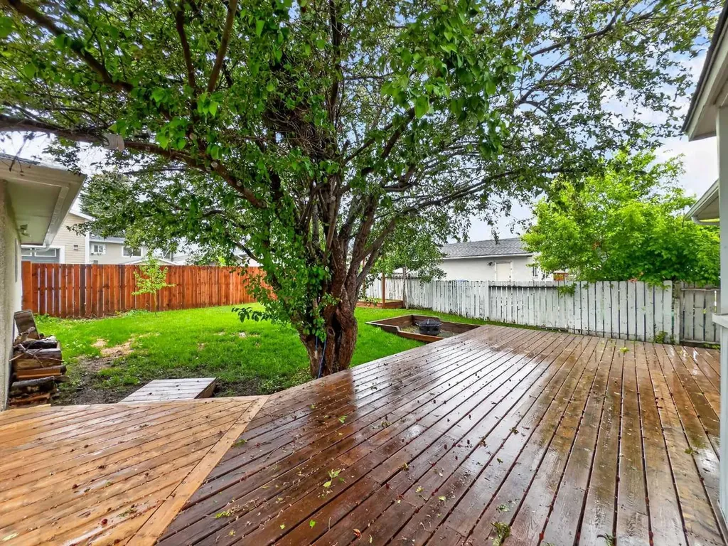 1203 34 Street SE Calgary AB T2A 0Z7
