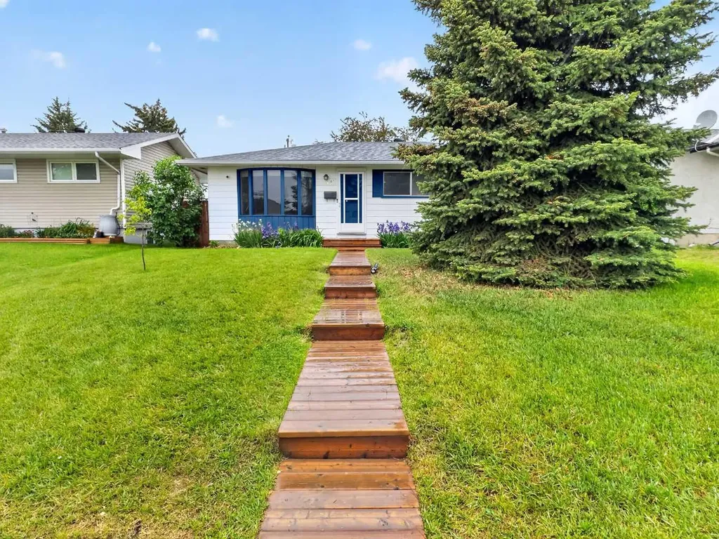 1203 34 Street SE Calgary AB T2A 0Z7