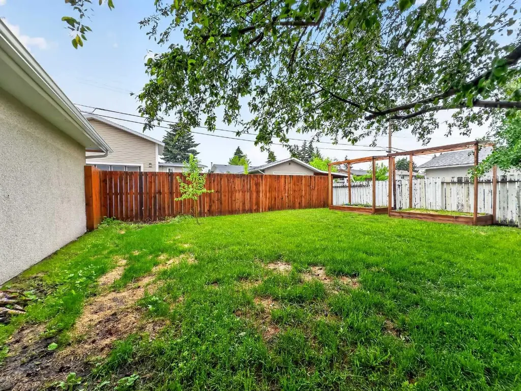 1203 34 Street SE Calgary AB T2A 0Z7