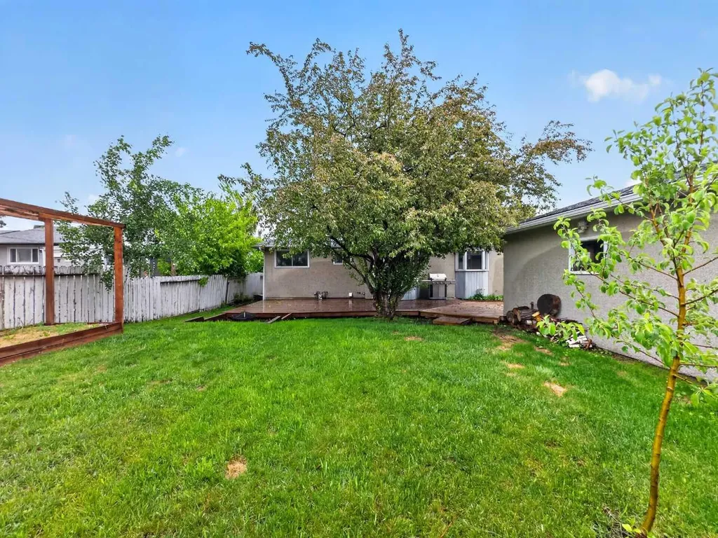 1203 34 Street SE Calgary AB T2A 0Z7
