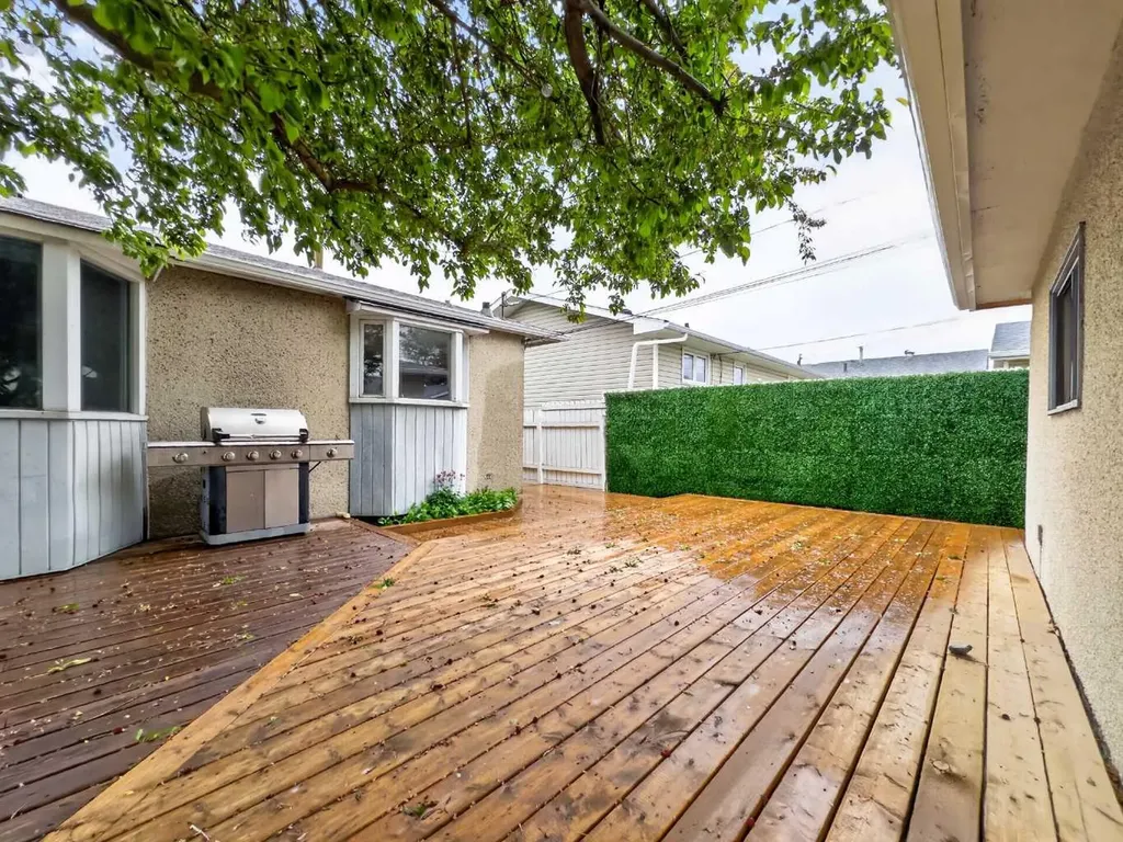 1203 34 Street SE Calgary AB T2A 0Z7