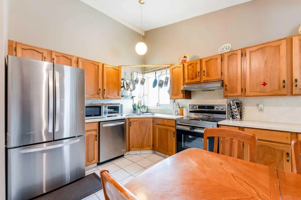 115 Maunsell Close NE Calgary AB T2E 7C1