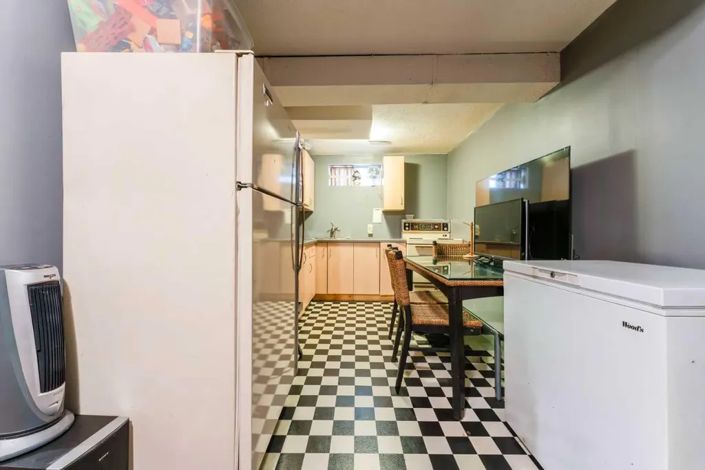 115 Maunsell Close NE Calgary AB T2E 7C1