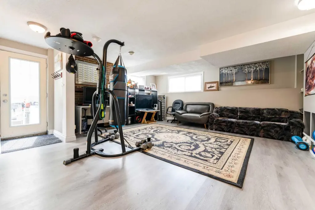115 Maunsell Close NE Calgary AB T2E 7C1