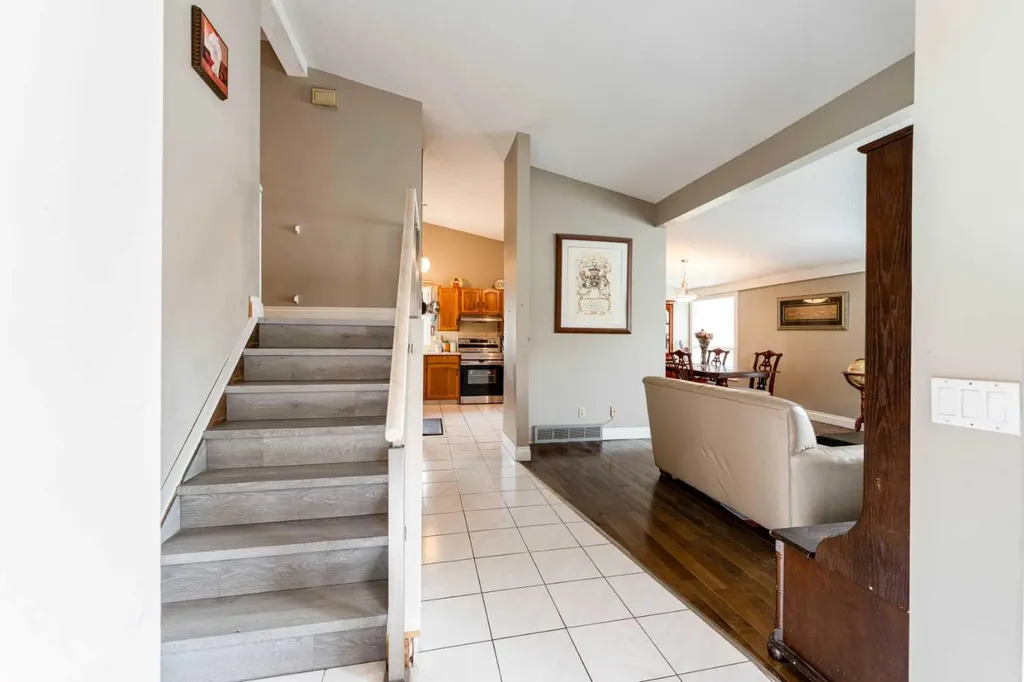 115 Maunsell Close NE Calgary AB T2E 7C1