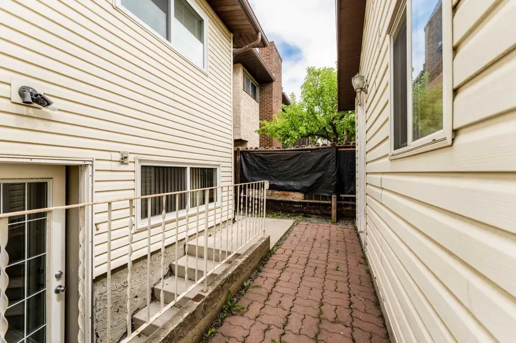 115 Maunsell Close NE Calgary AB T2E 7C1