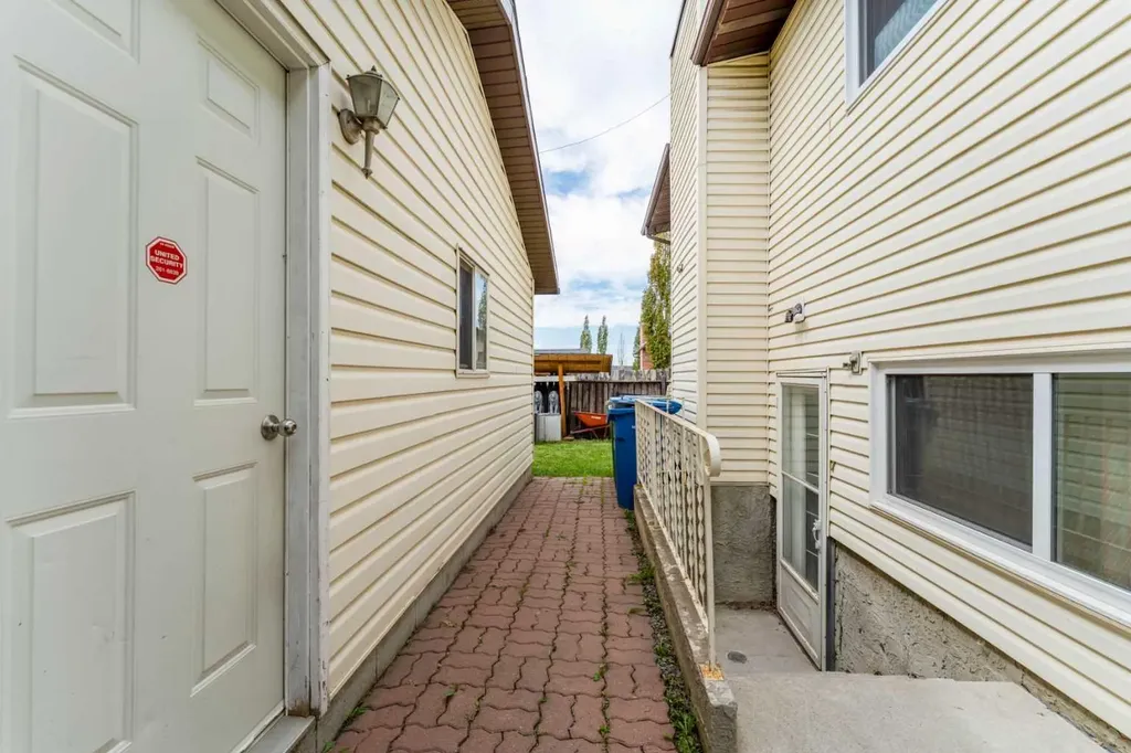 115 Maunsell Close NE Calgary AB T2E 7C1
