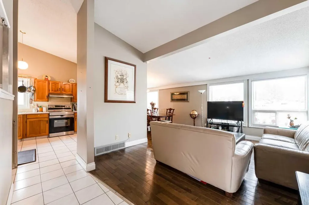 115 Maunsell Close NE Calgary AB T2E 7C1