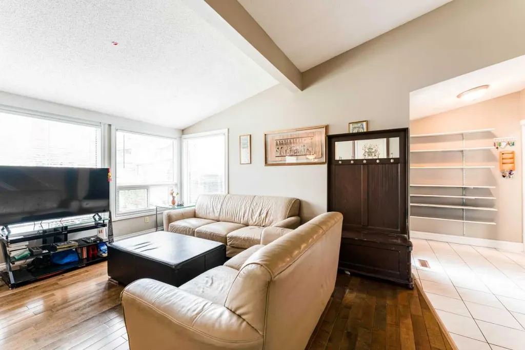 115 Maunsell Close NE Calgary AB T2E 7C1