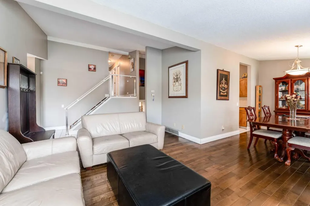 115 Maunsell Close NE Calgary AB T2E 7C1