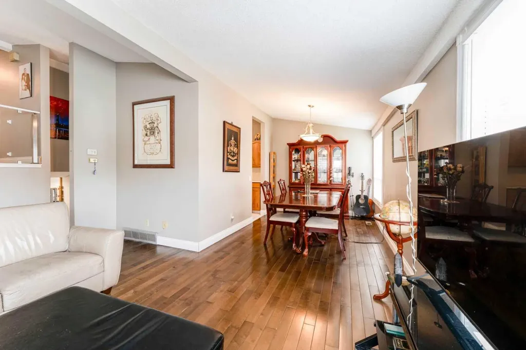 115 Maunsell Close NE Calgary AB T2E 7C1