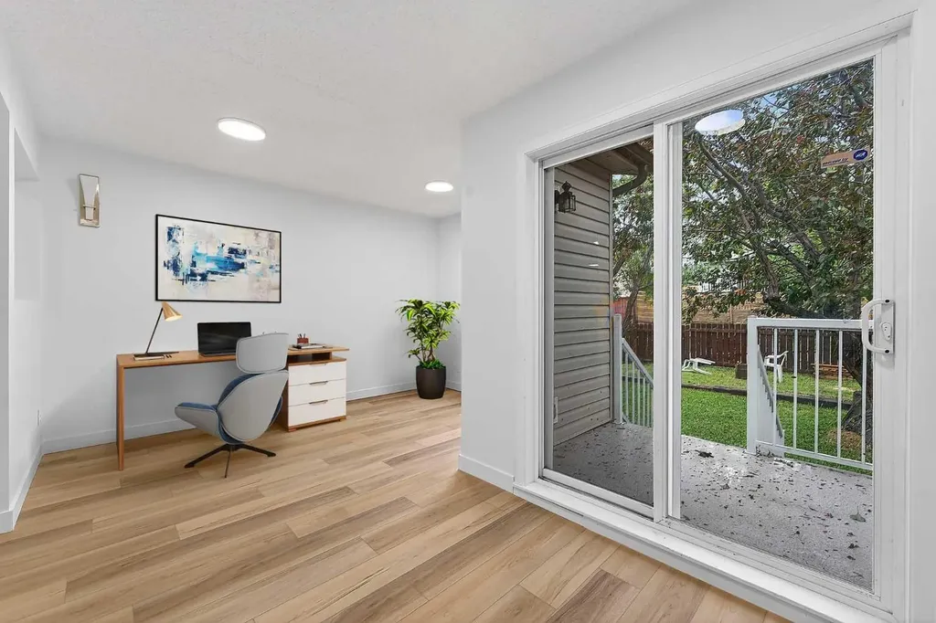 1091 Berkley Drive NW Calgary AB T3K 1S6