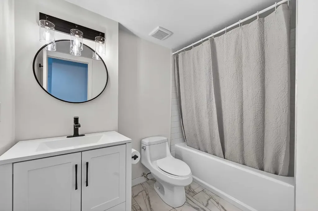 1091 Berkley Drive NW Calgary AB T3K 1S6