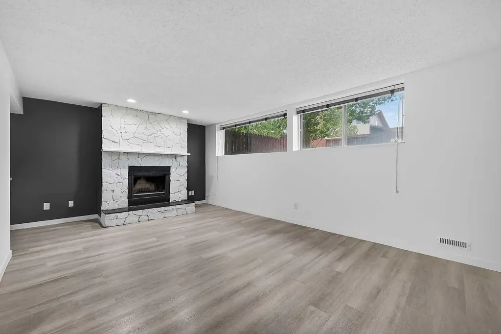 1091 Berkley Drive NW Calgary AB T3K 1S6