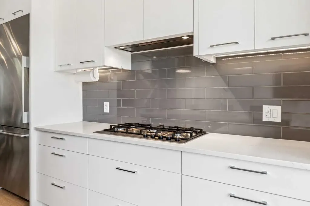 3507 41 Street SW Calgary AB T3E 3L4