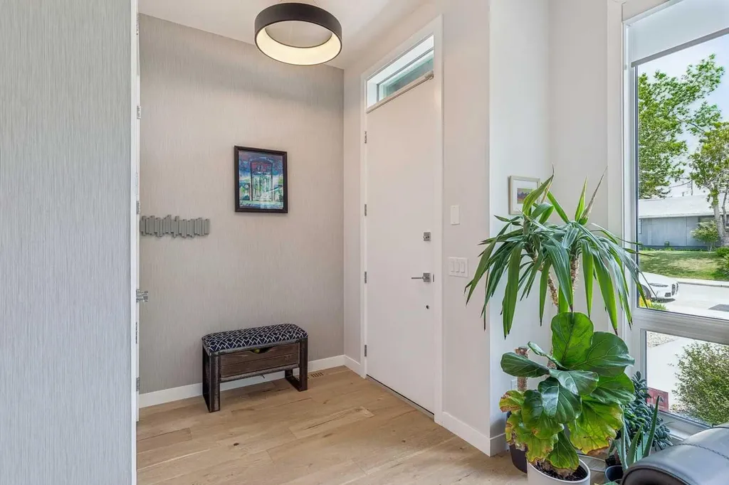 3507 41 Street SW Calgary AB T3E 3L4
