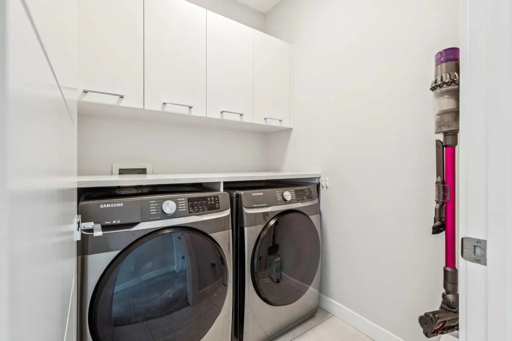 3507 41 Street SW Calgary AB T3E 3L4