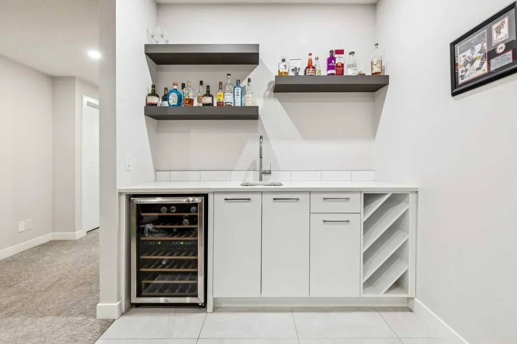 3507 41 Street SW Calgary AB T3E 3L4