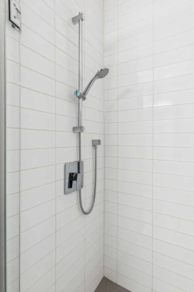 3507 41 Street SW Calgary AB T3E 3L4