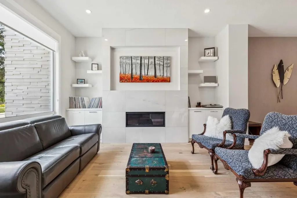3507 41 Street SW Calgary AB T3E 3L4