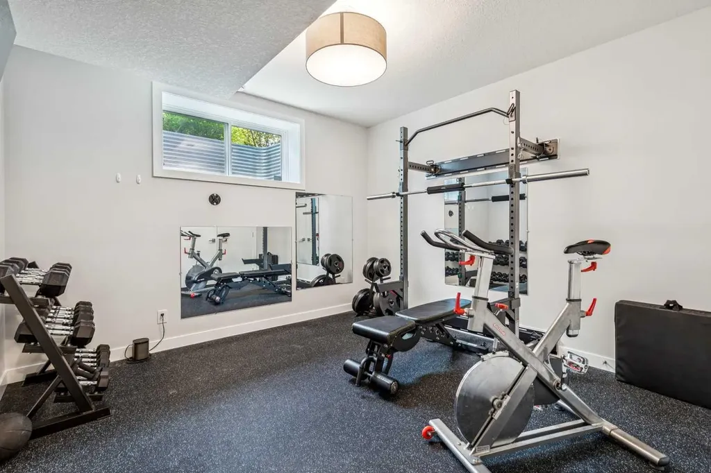 3507 41 Street SW Calgary AB T3E 3L4
