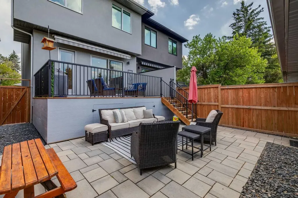 3507 41 Street SW Calgary AB T3E 3L4