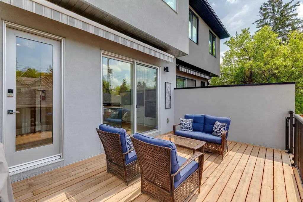 3507 41 Street SW Calgary AB T3E 3L4