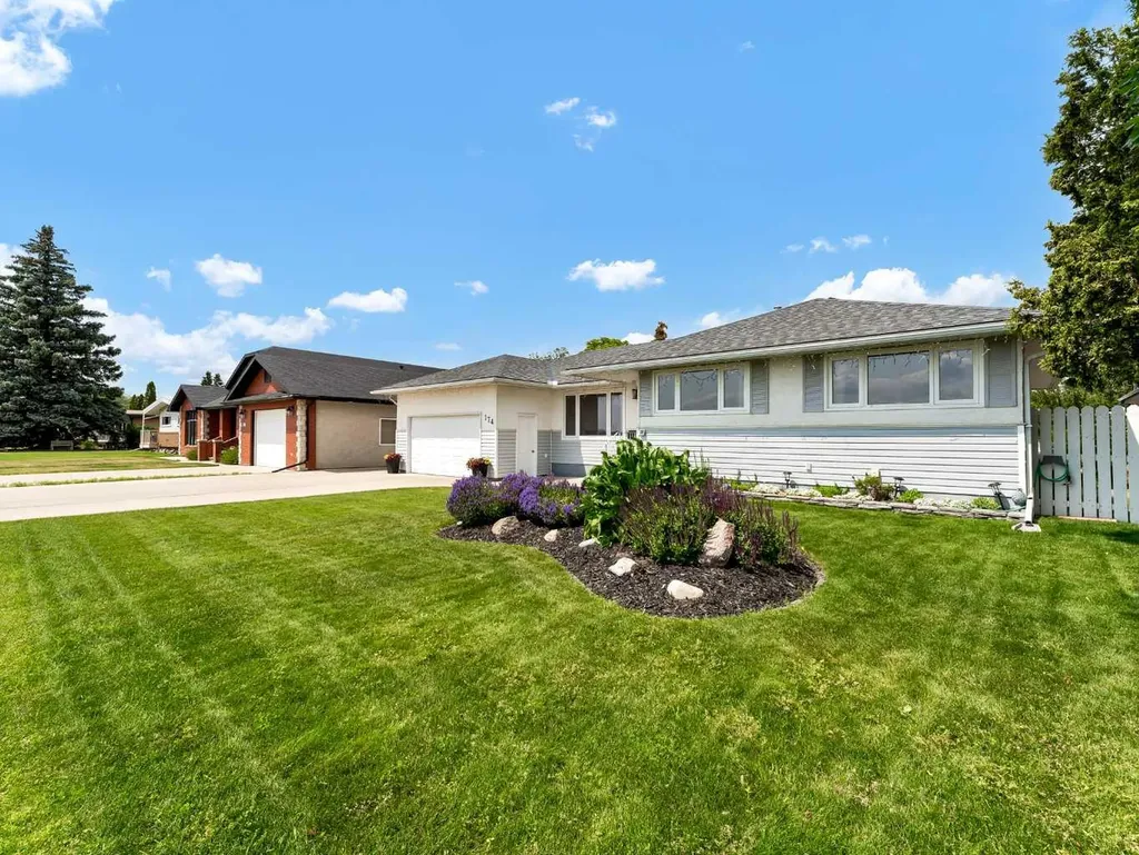 174 Mccutcheon Drive NW Medicine Hat AB T1A 6X5
