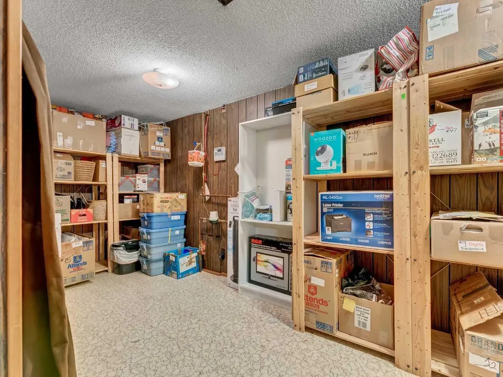 174 Mccutcheon Drive NW Medicine Hat AB T1A 6X5
