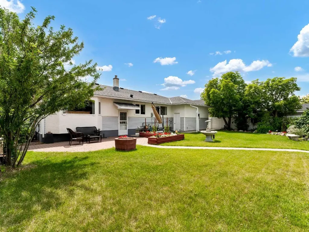 174 Mccutcheon Drive NW Medicine Hat AB T1A 6X5