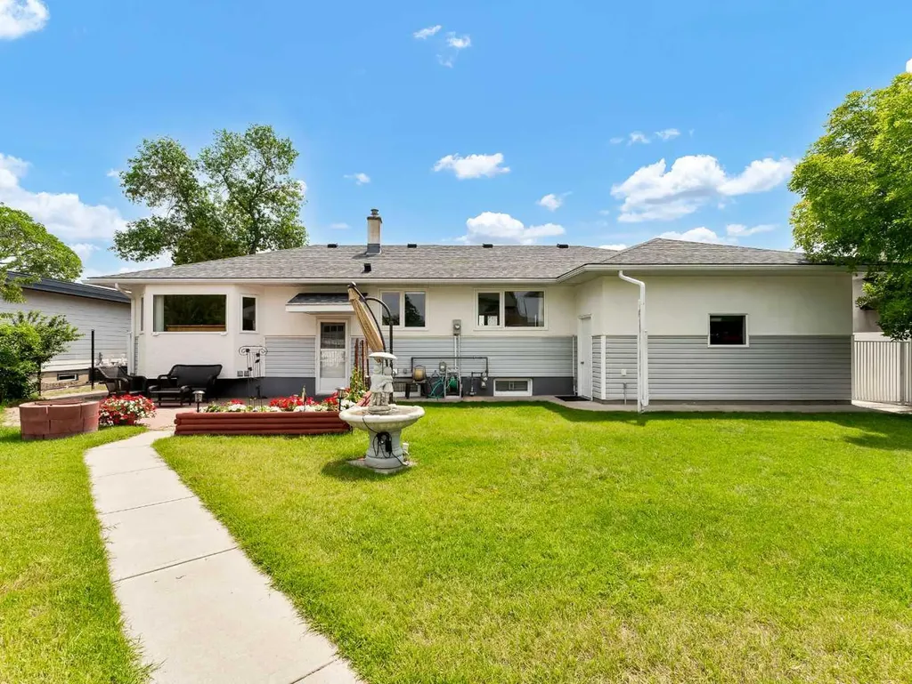 174 Mccutcheon Drive NW Medicine Hat AB T1A 6X5