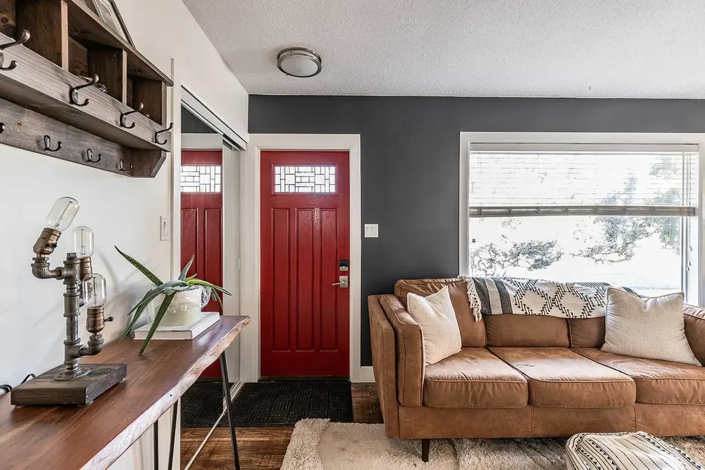 683 7 Street SW Medicine Hat AB T1A 4K9