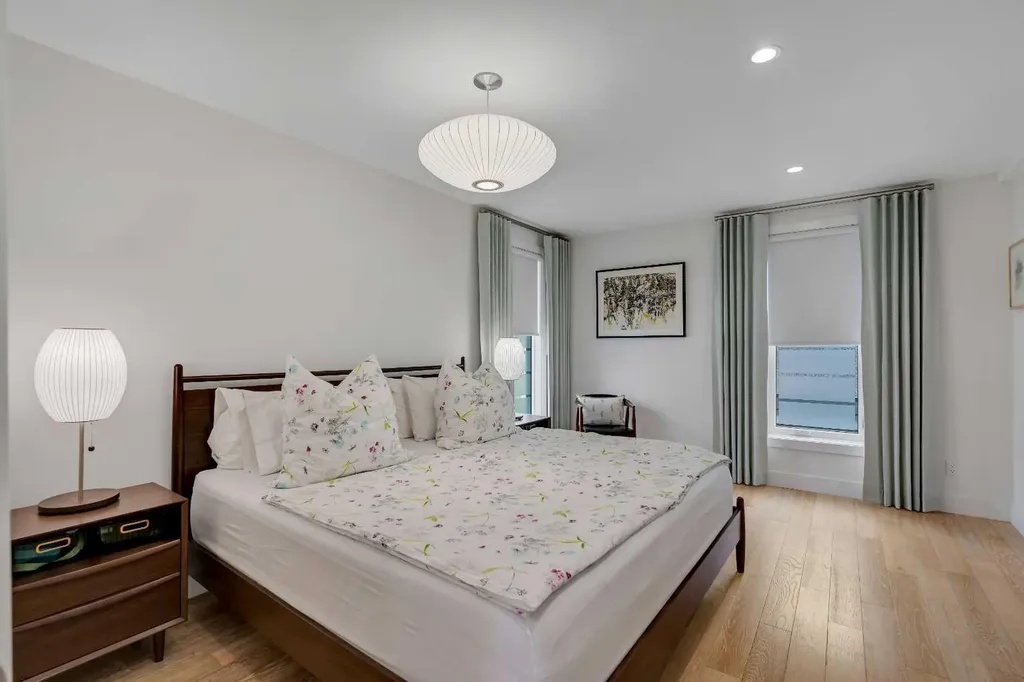 3724 Kerrydale Road SW Calgary AB T3E 4T2