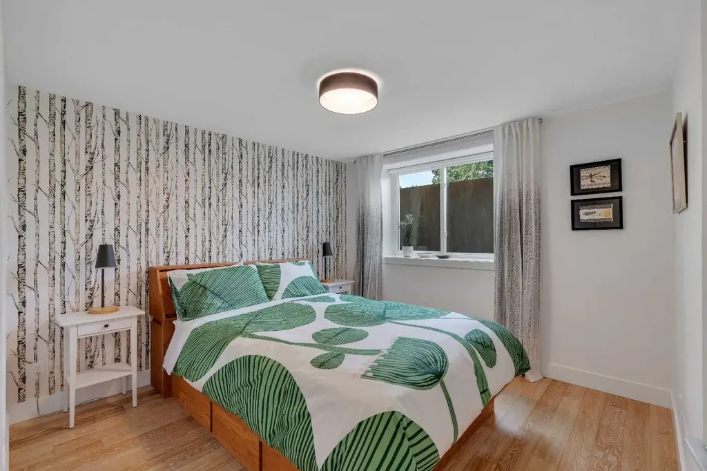 3724 Kerrydale Road SW Calgary AB T3E 4T2