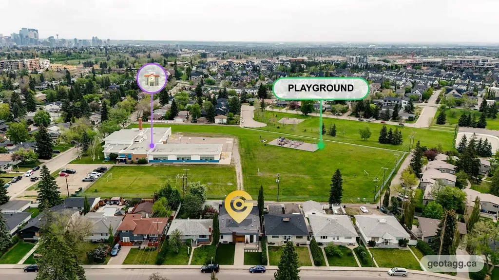 3724 Kerrydale Road SW Calgary AB T3E 4T2